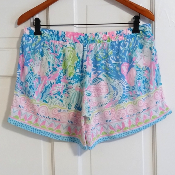 🌊HTF Lilly Pulitzer🌊 - Katia Short - Picture 2 of 15